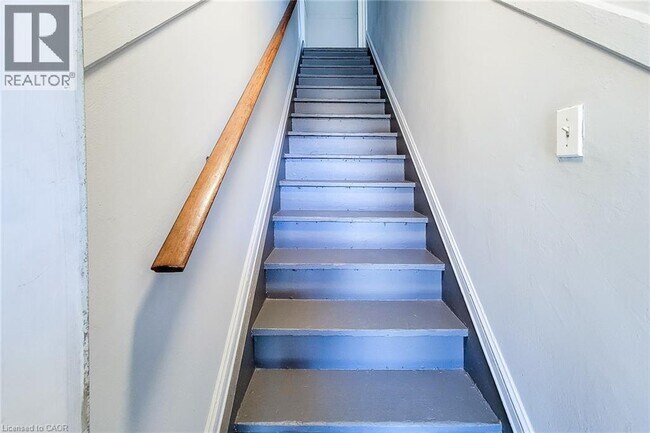 Building Photo - 254 Emerald St N