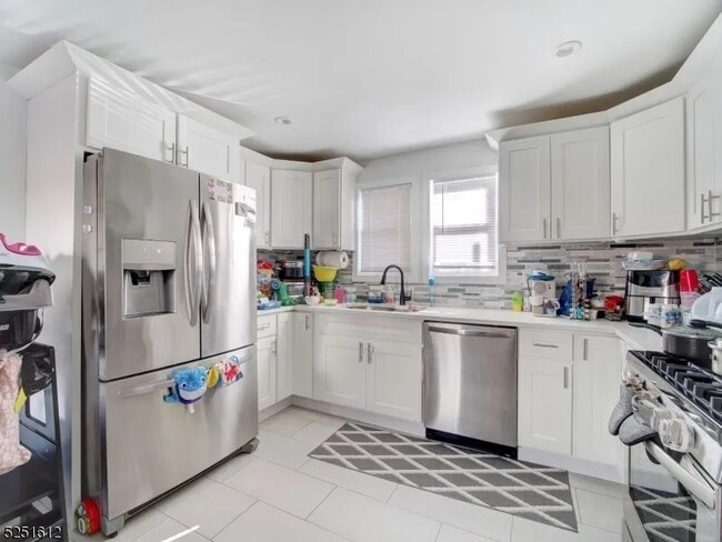 Foto del edificio - 1210 Roselle St