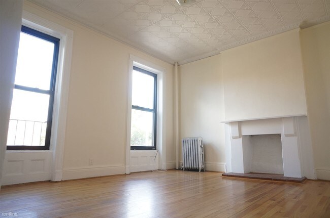 Foto del edificio - 77 Underhill Ave