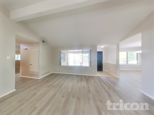 Foto del edificio - 708 Wedgegate Dr