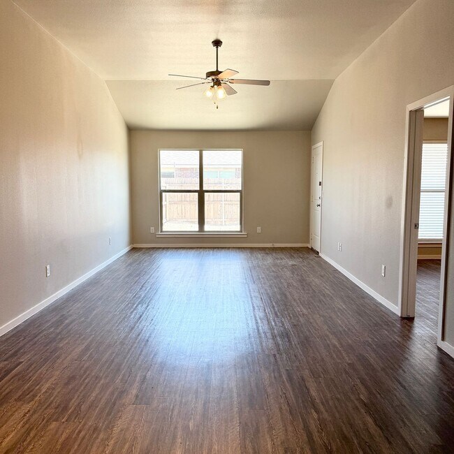 Foto del edificio - 2108 N Jayton Ave