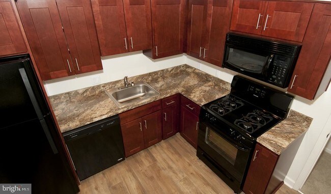 Foto del edificio - 6109 Bellinham Ct