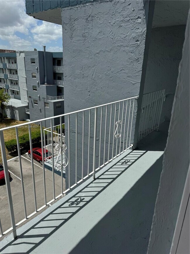 Foto del edificio - 1655 W 44th Pl