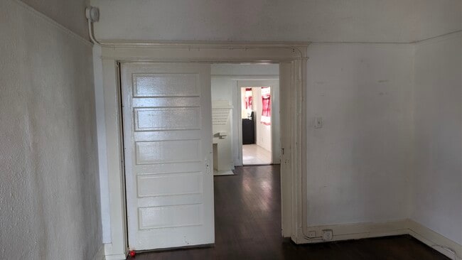 Building Photo - 124 E 24th St