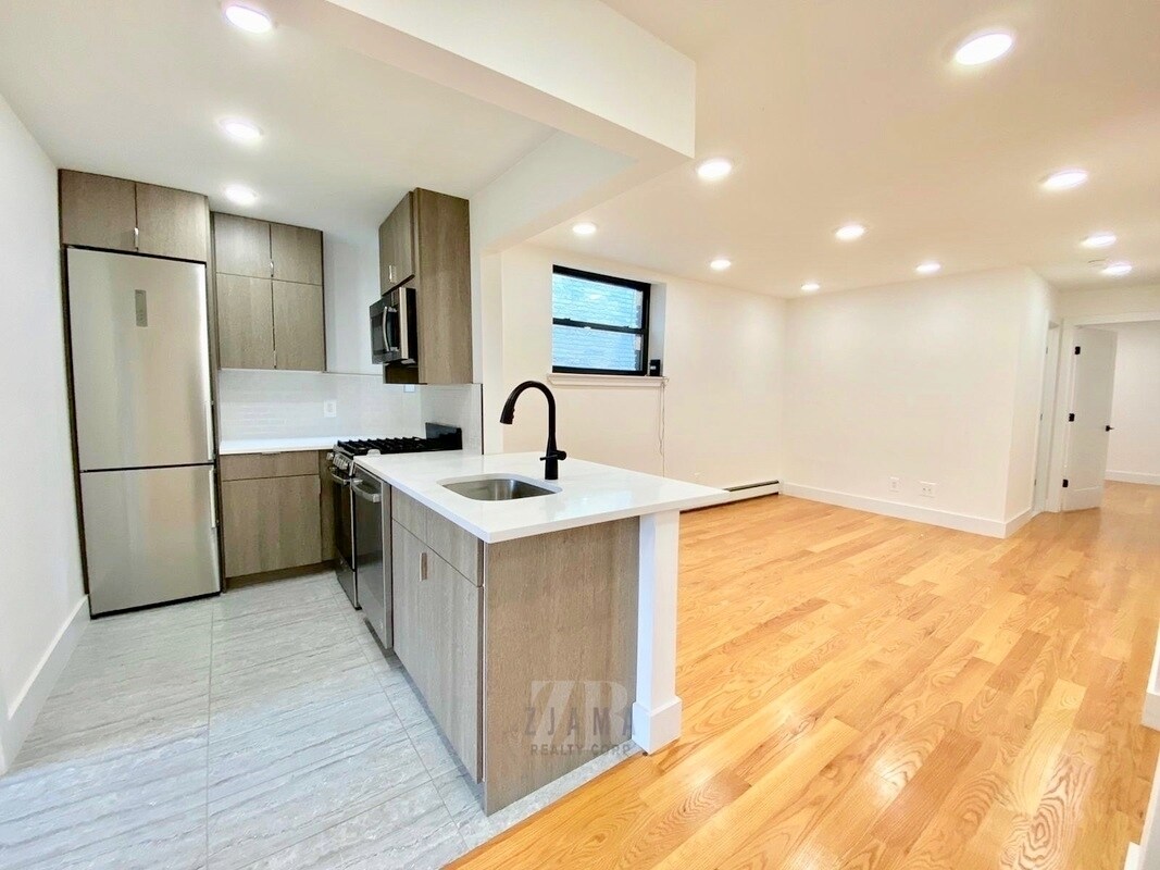 Foto principal - 90 E 18th St