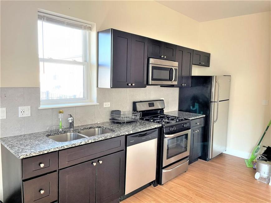 Primary Photo - 2 bedroom in Chicago IL 60630