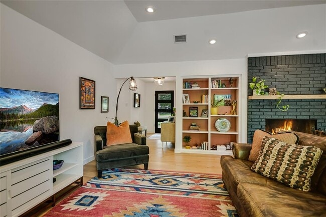 Building Photo - 6802 Rio Bravo Ln