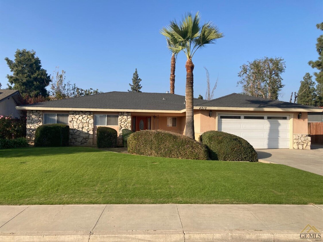 Primary Photo - 4212 Charter Oaks Ave