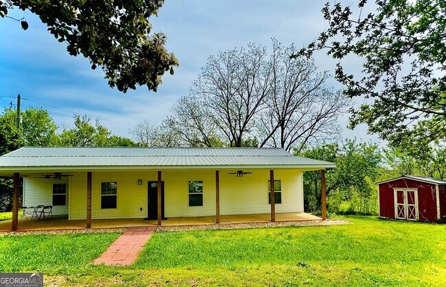 Foto del edificio - 724 Brockton Rd