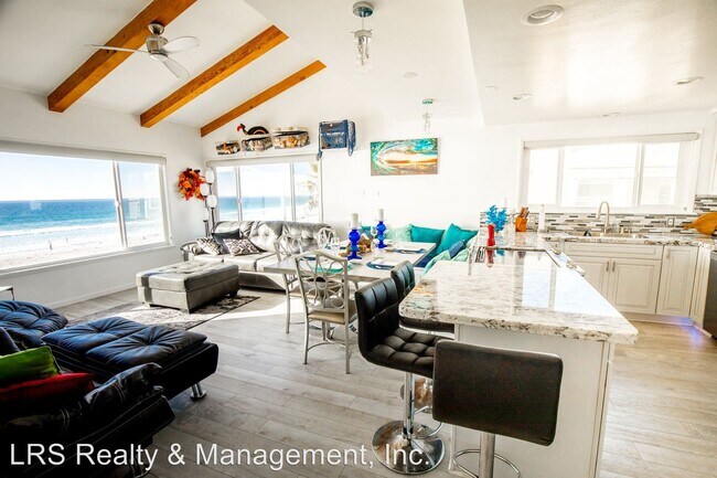 Building Photo - 2 br, 2 bath House - 3969 Ocean Front Walk #5