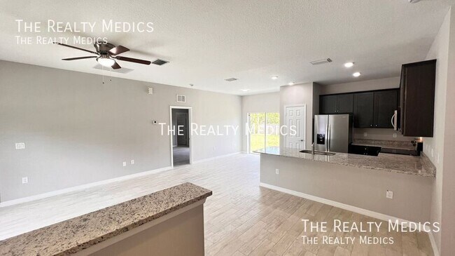 Foto del edificio - 712 Gibbons Rd SW