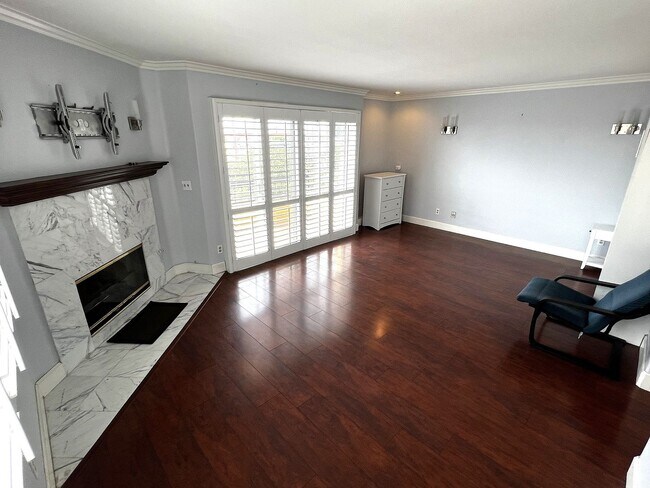 Foto del edificio - Modern Beachside Living – 2-Bed, 2.5-Bath ...