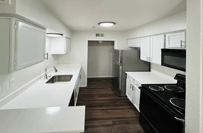 Foto del edificio - 1820 N Garrett Ave