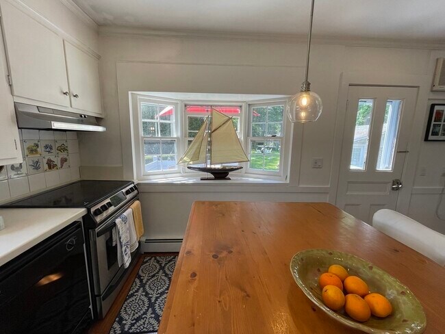 Building Photo - 24 Pitcher St