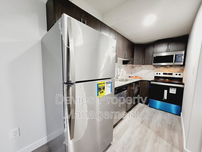 Building Photo - 9475 Colak Ln SW