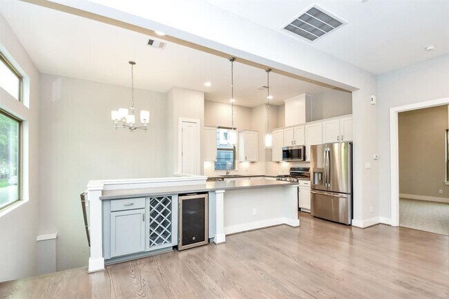 Foto del edificio - 5912 Midgeley St
