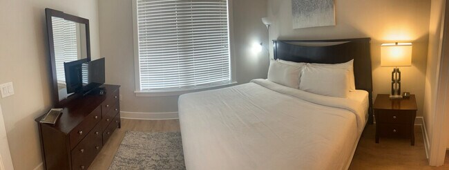 Foto del edificio - 6408 Providence Farm Ln