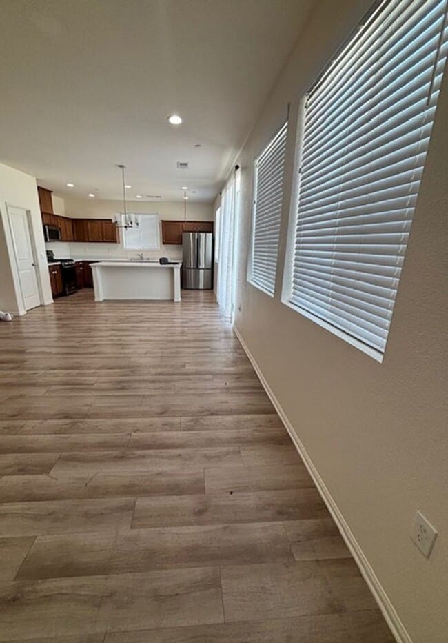 Foto del edificio - Upscale Living: Stunning 5-Bedroom, 3-Bath...