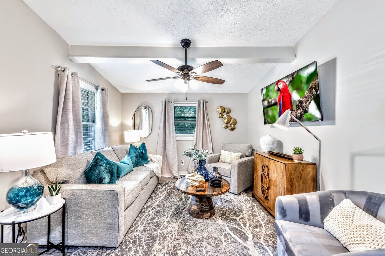 Primary Photo - 165 Cole Lake Rd