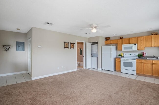 Building Photo - 3253 Stanhope Dr