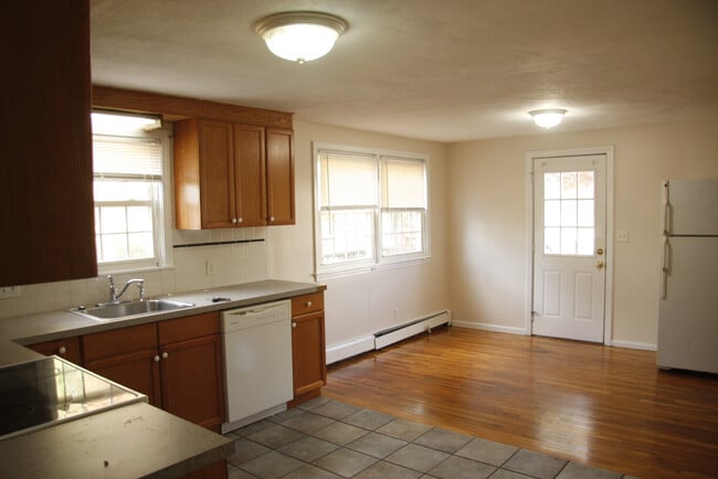 Building Photo - 6 Dragon Court Cir