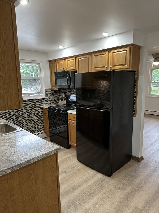 Building Photo - 292 Rumbold Ave