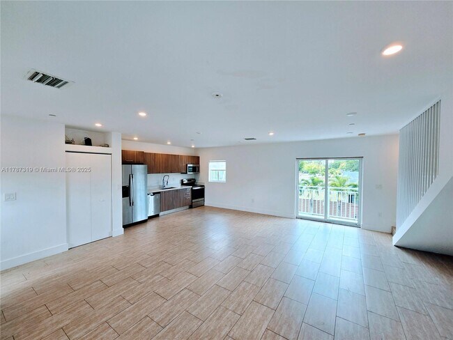 Foto del edificio - 6336 SW 27th St