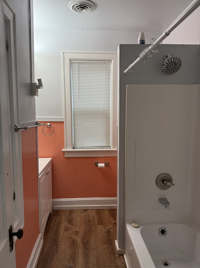 Building Photo - 7425 W Greenfield Ave