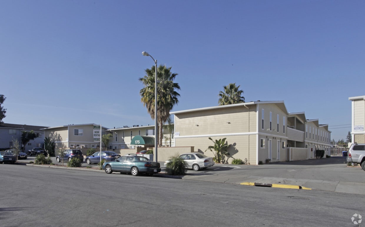 Building Photo - 175 Acalanes Dr