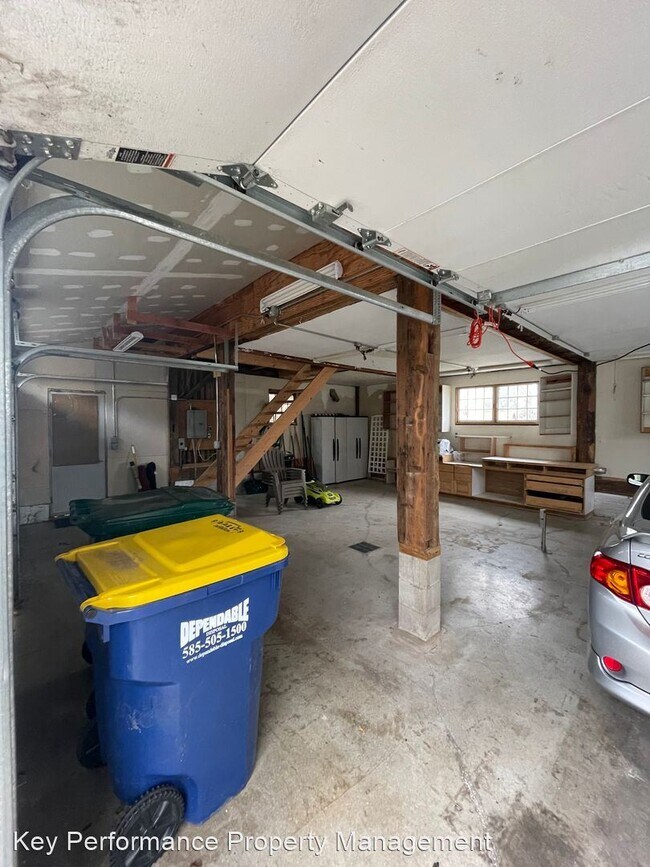 Building Photo - 4 br, 1.5 bath House - 1813 Rochester Street
