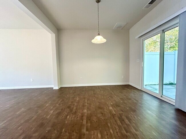 Foto del edificio - 291 Village Creek Way