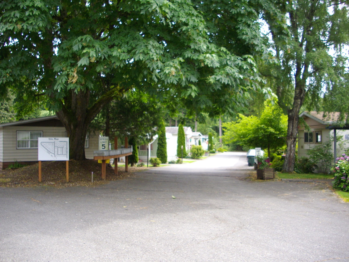 Primary Photo - Cresthaven Mobile Home Park