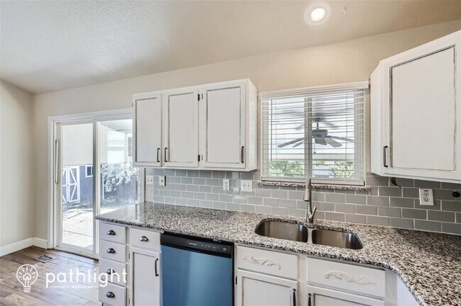 Building Photo - 936 Ptarmigan Cir