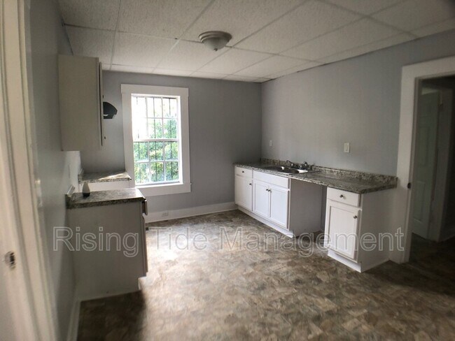 Building Photo - 6304 2nd Ave S