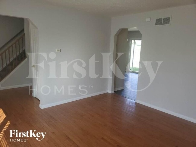 Building Photo - 356 Brandon Dr