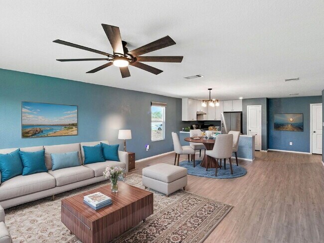 Foto del edificio - "Charming 3-Bed, 2-Bath Retreat in New Bra...