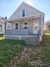 Building Photo - 707 W 18th St
