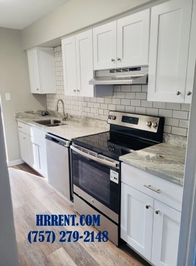 Foto del edificio - NEWLY Renovated 3 Bedroom 2.5 Bathroom Townhome located in the Mears Corner area of Virginia Beach!