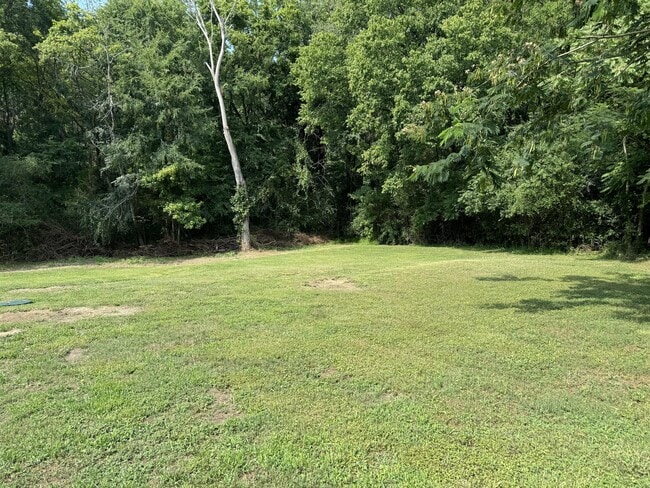 Building Photo - 2302 Chestnut Ridge Church Rd