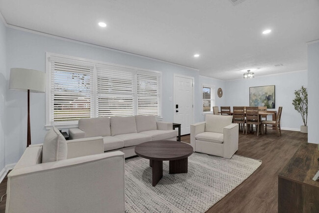 Building Photo - 610 S Georgetown Dr