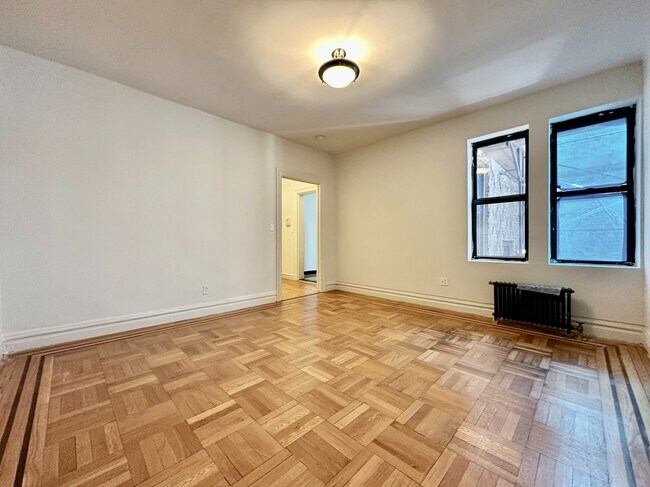 Foto del edificio - 282 Cabrini Blvd