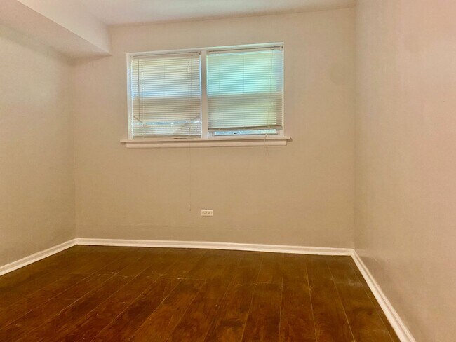 Foto del edificio - 10924 S Indiana Ave