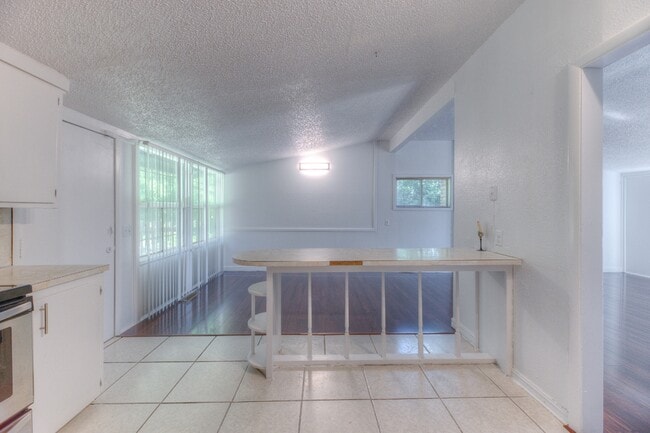 Foto del edificio - 2234 N Main St