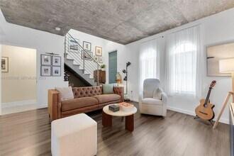 Building Photo - 5265 NW 112th Ave