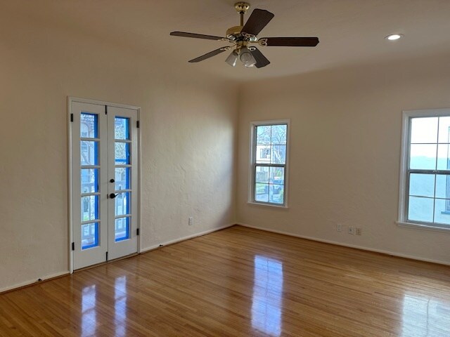 Building Photo - 438 S Maple Dr