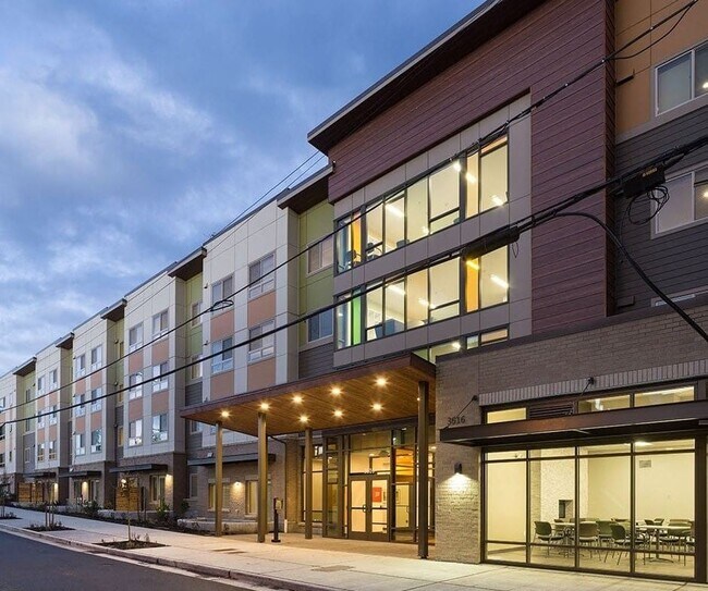 Foto del edificio - SPOKANE AT RAINIER COURT a 55+ Affordable Community