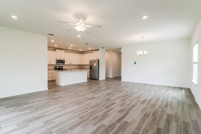 Foto del edificio - 9864 Lemon Balm Wy
