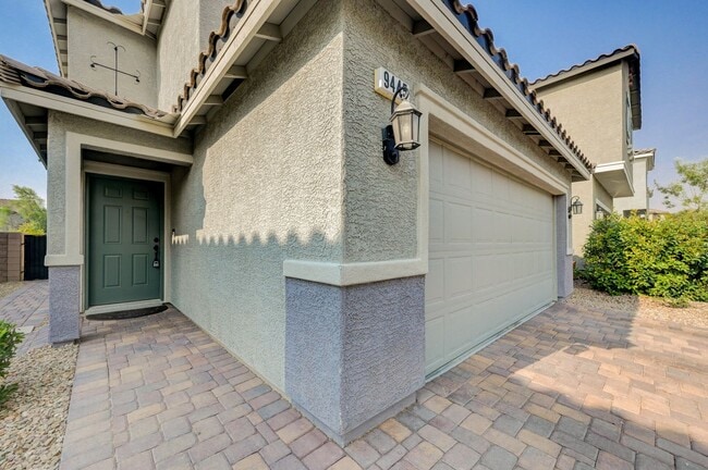 Foto del edificio - EXCEPTIONAL 4 BEDROOM, 3 BATHROOM HOME!