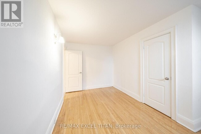 Photo du bâtiment - 2 Kingston Rd