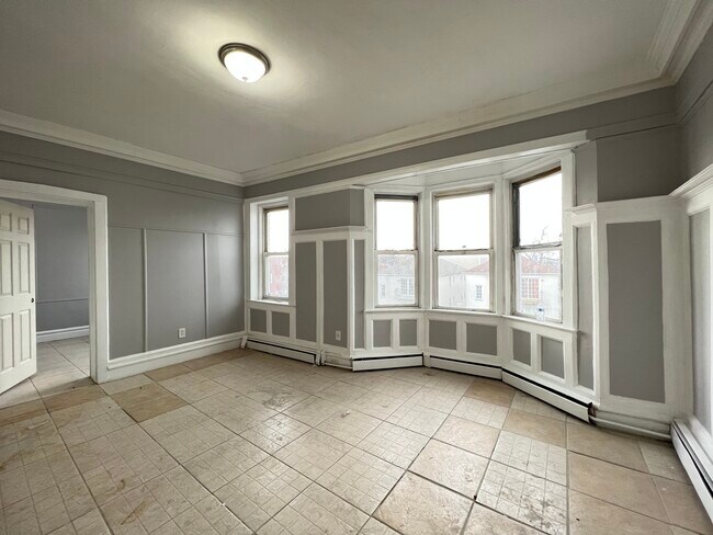 99 2nd Ave Unit 10 - 98 2nd Ave